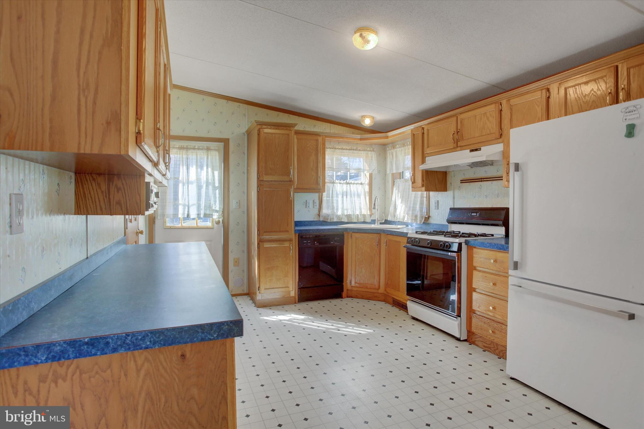 HIGHLAND MANOR - Residential