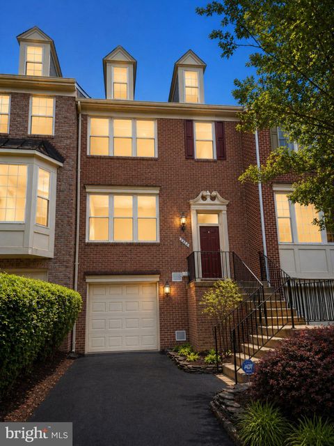 Photo of 7412 Gillingham Row, ALEXANDRIA, VA 22315 (MLS # VAFX2306684)