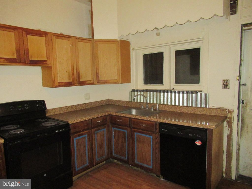 Photo of 1525 Penn Street, HARRISBURG, PA 17102 (MLS # PADA2052100)