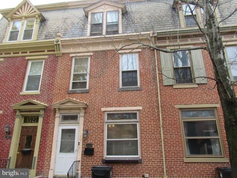 Photo of 1525 Penn Street, HARRISBURG, PA 17102 (MLS # PADA2052100)