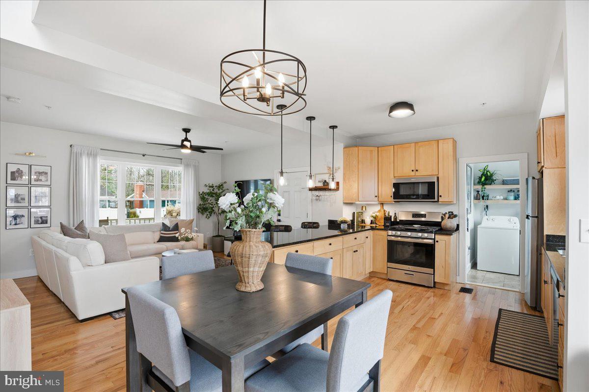 EDGEWATER - Residential