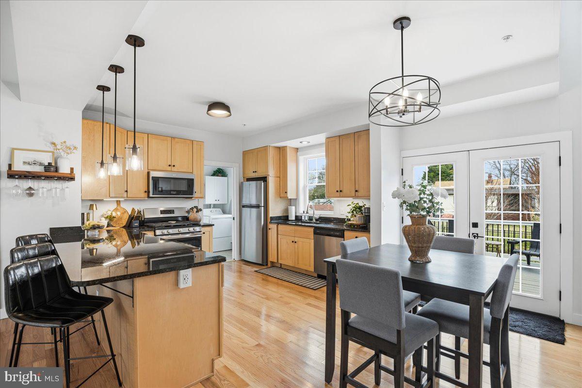 EDGEWATER - Residential