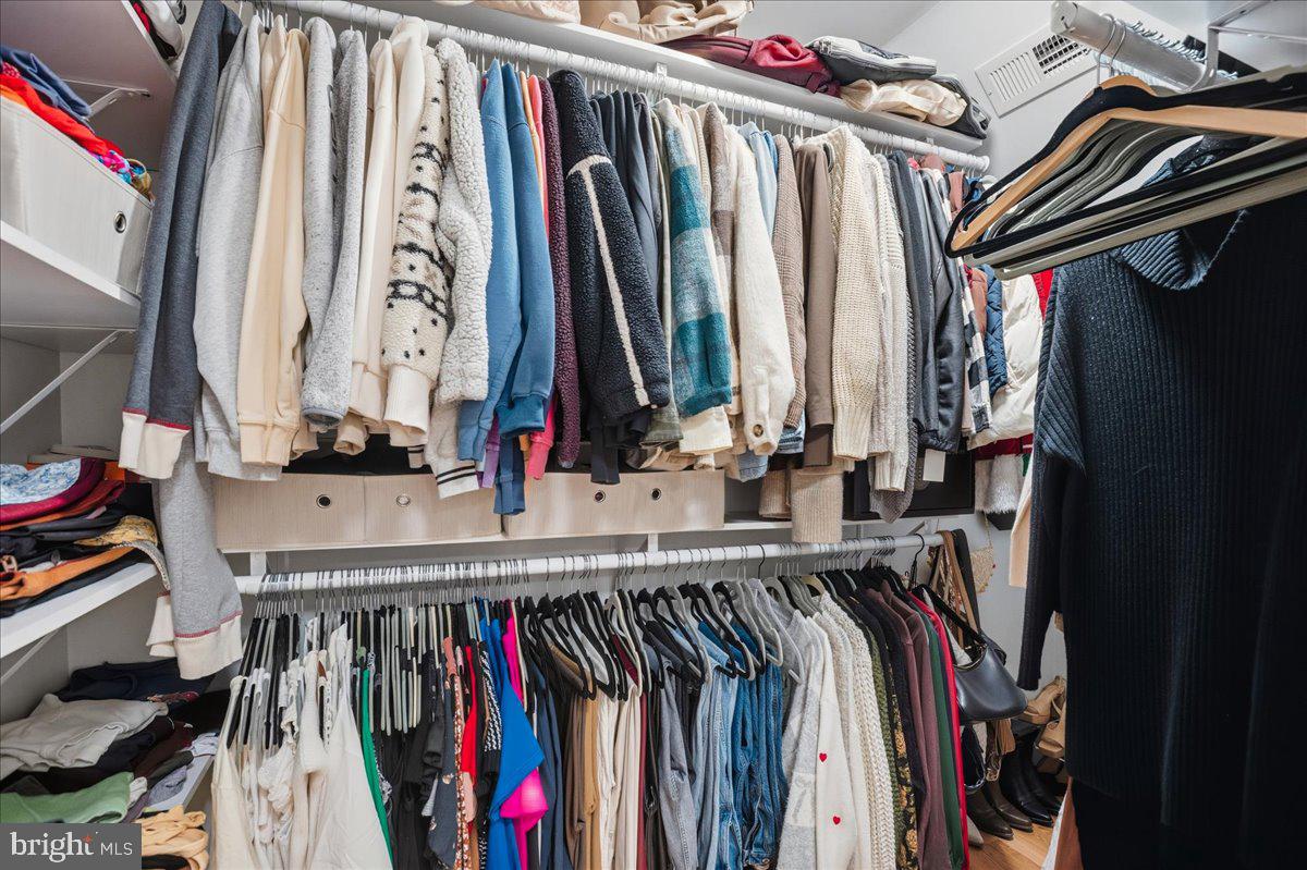 EDGEWATER - Residential