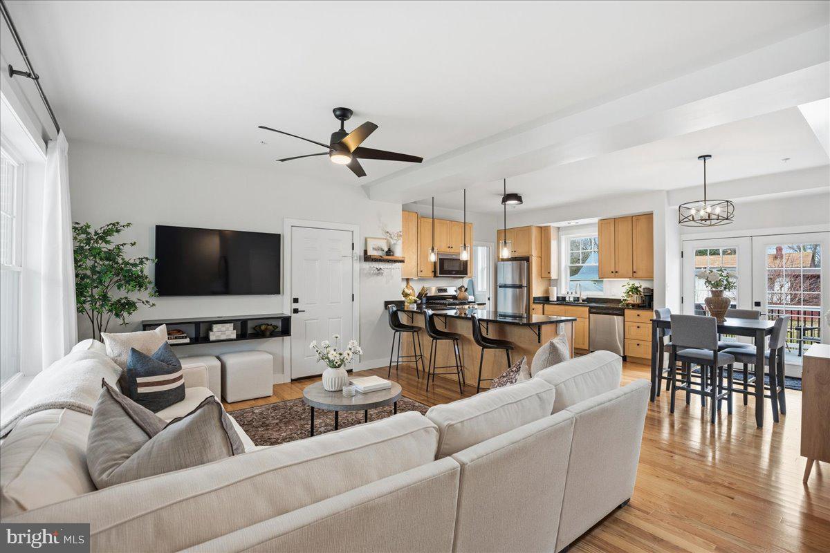 EDGEWATER - Residential