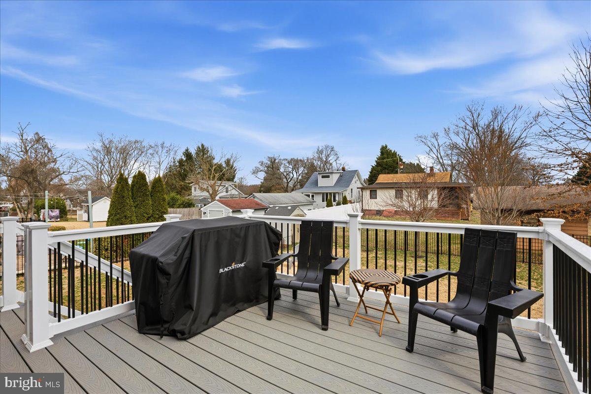 EDGEWATER - Residential