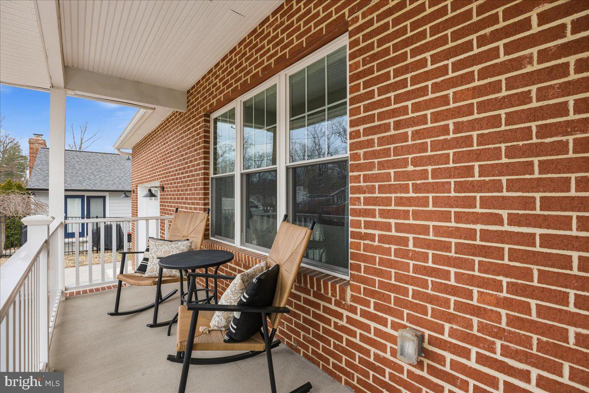 EDGEWATER - Residential