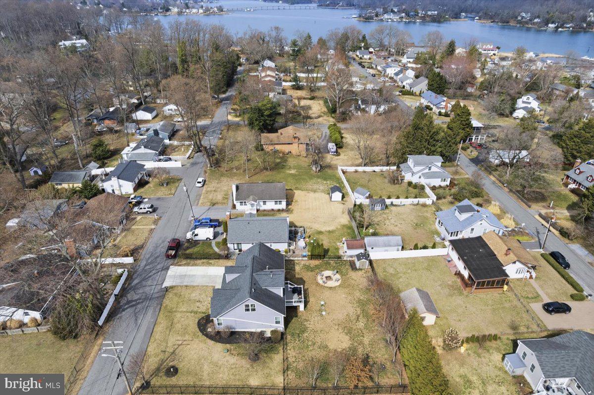 EDGEWATER - Residential