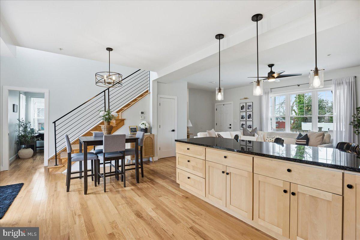 EDGEWATER - Residential