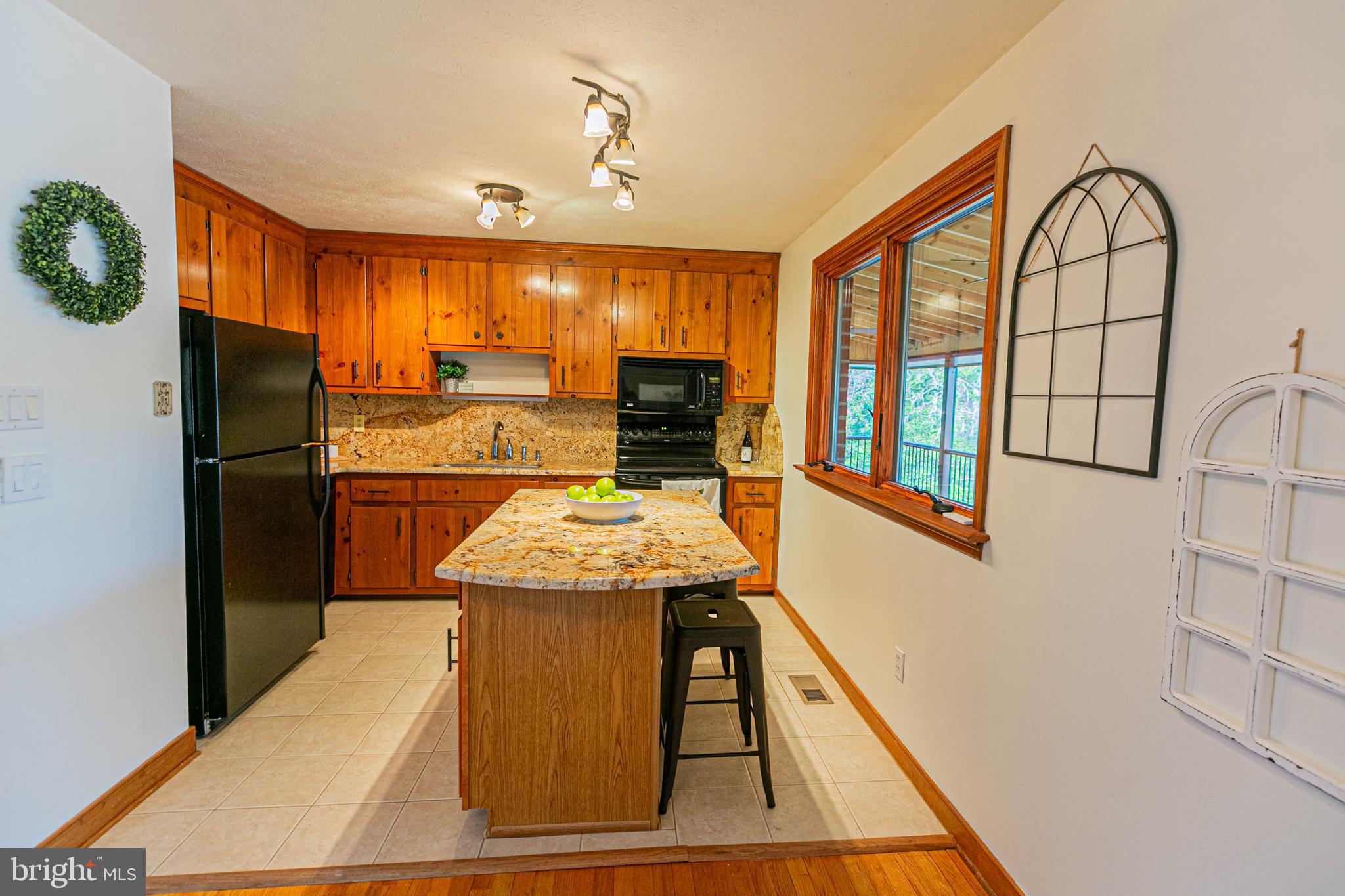 LAKE CAROLINE - Residential