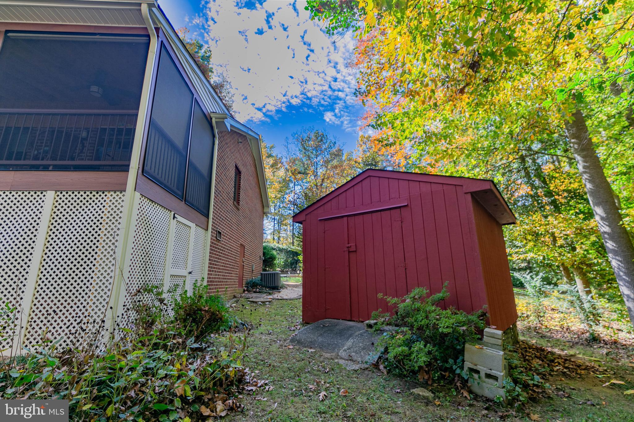 LAKE CAROLINE - Residential