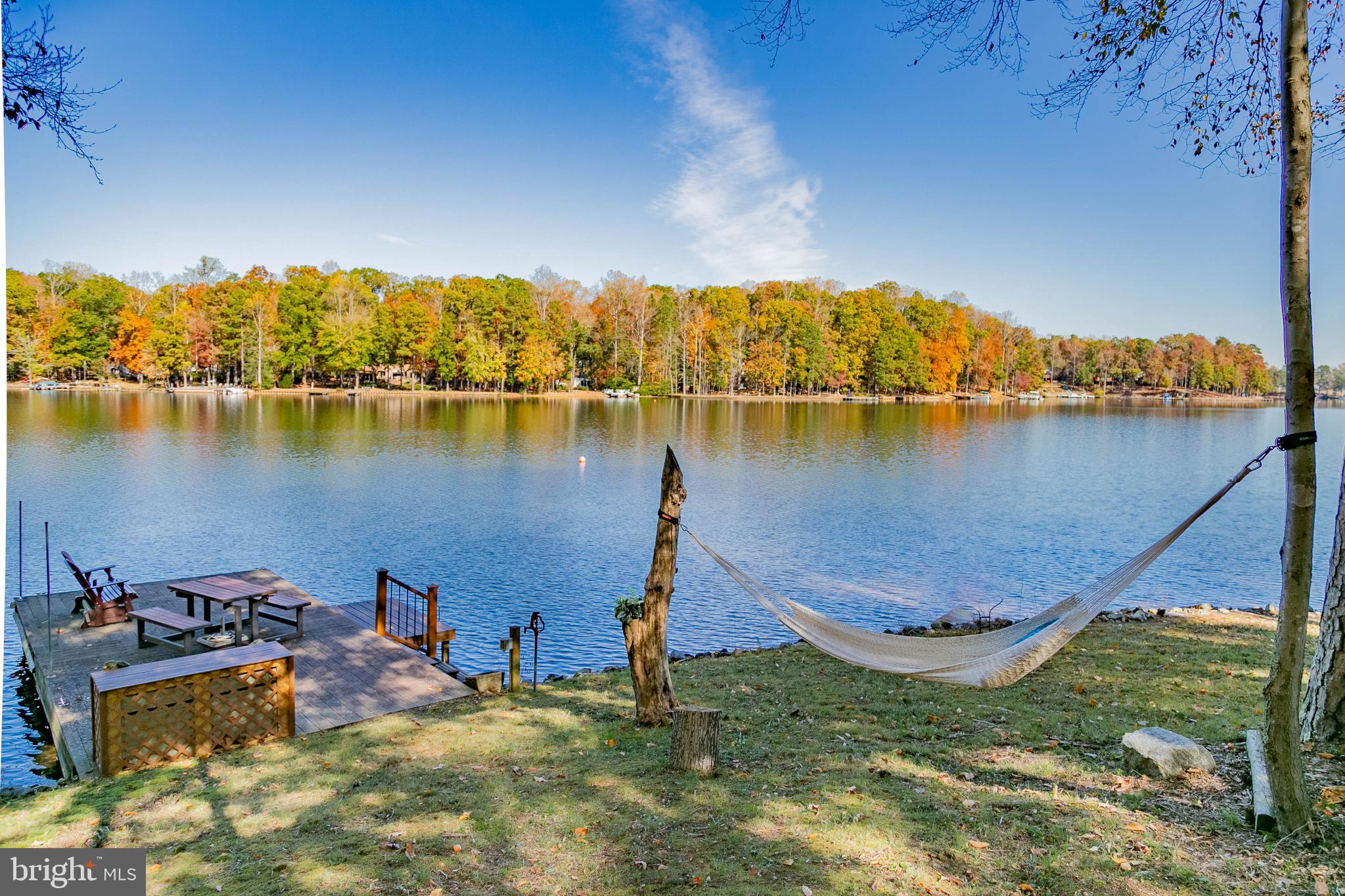 LAKE CAROLINE - Residential