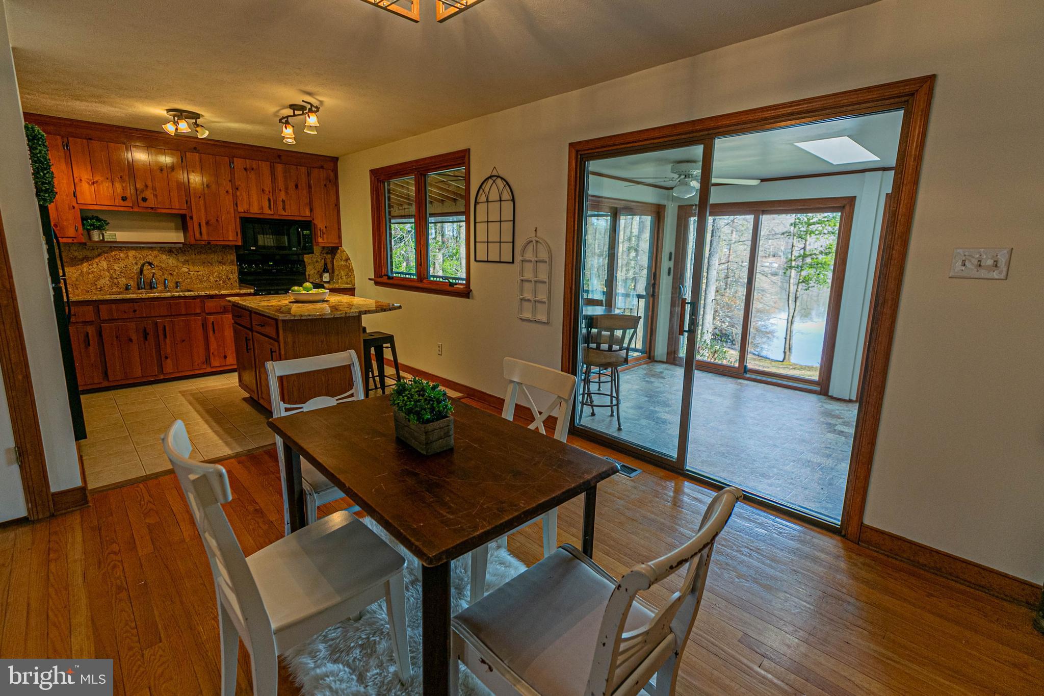 LAKE CAROLINE - Residential