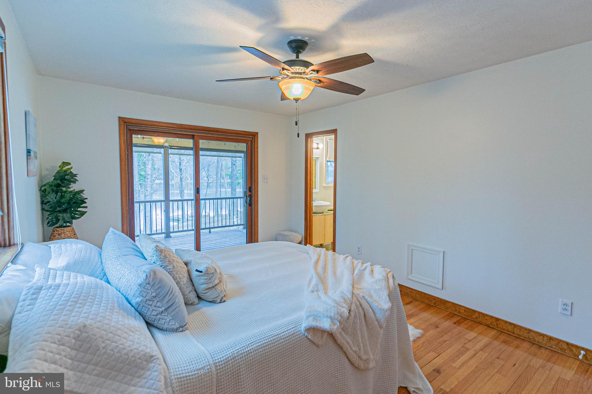 LAKE CAROLINE - Residential