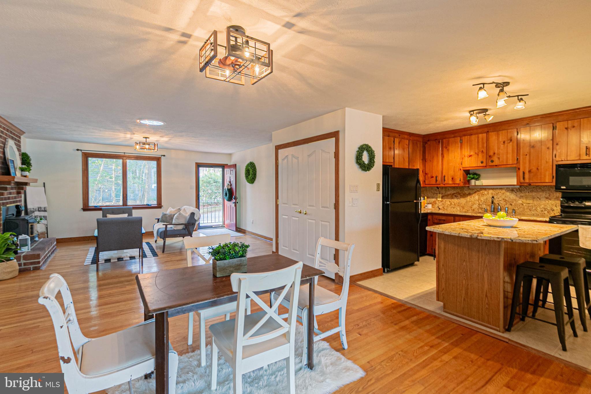 LAKE CAROLINE - Residential