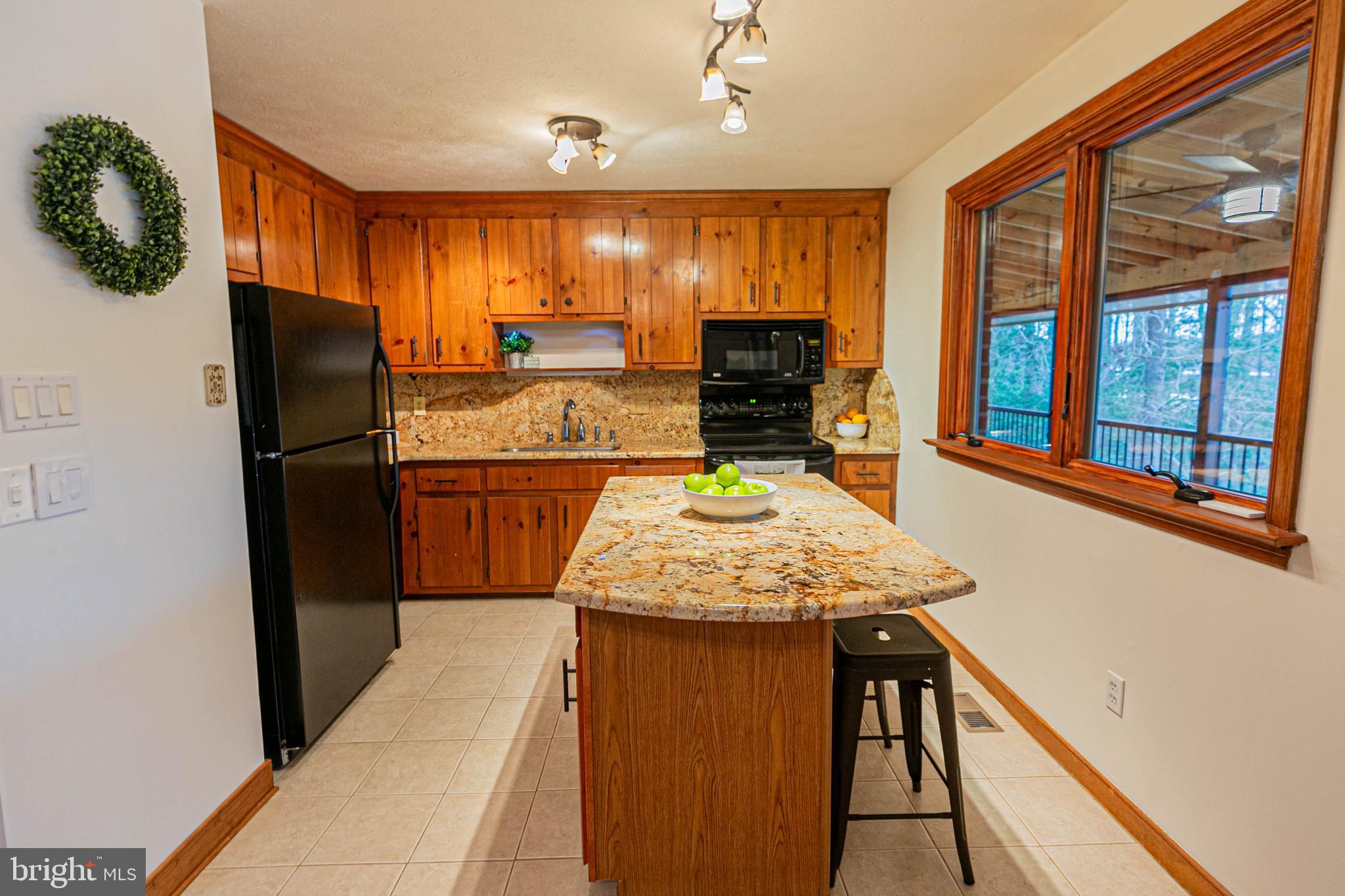 LAKE CAROLINE - Residential