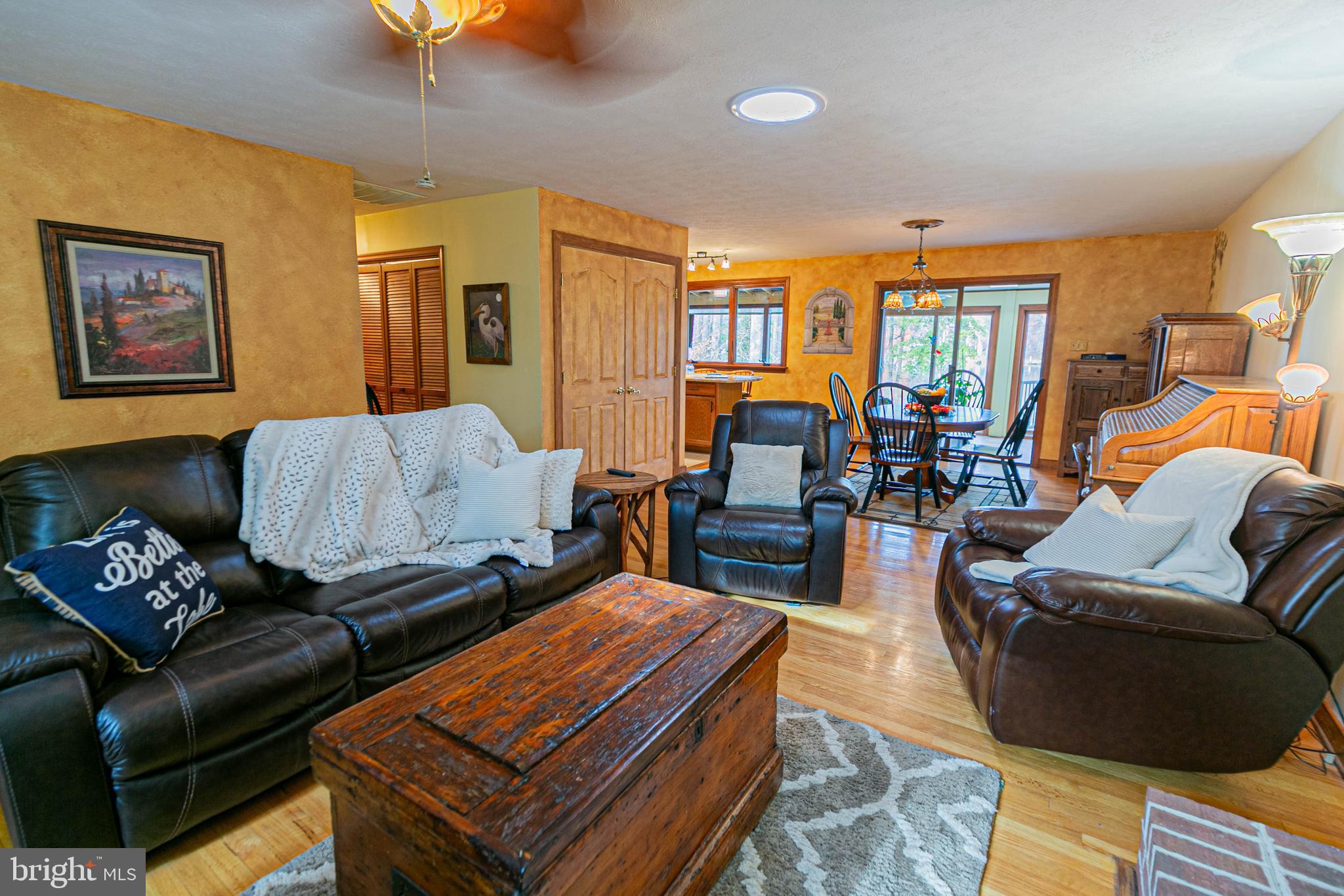 LAKE CAROLINE - Residential