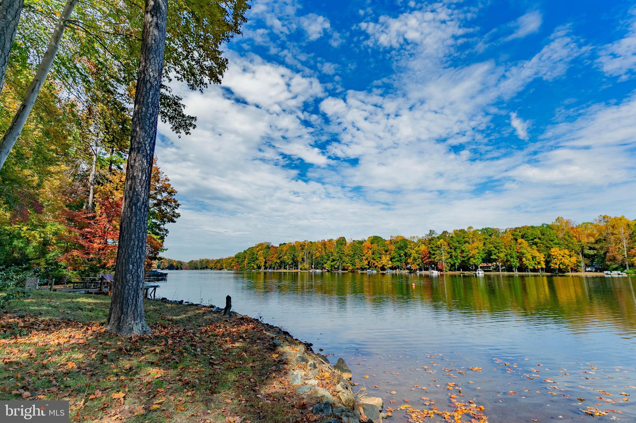 LAKE CAROLINE - Residential