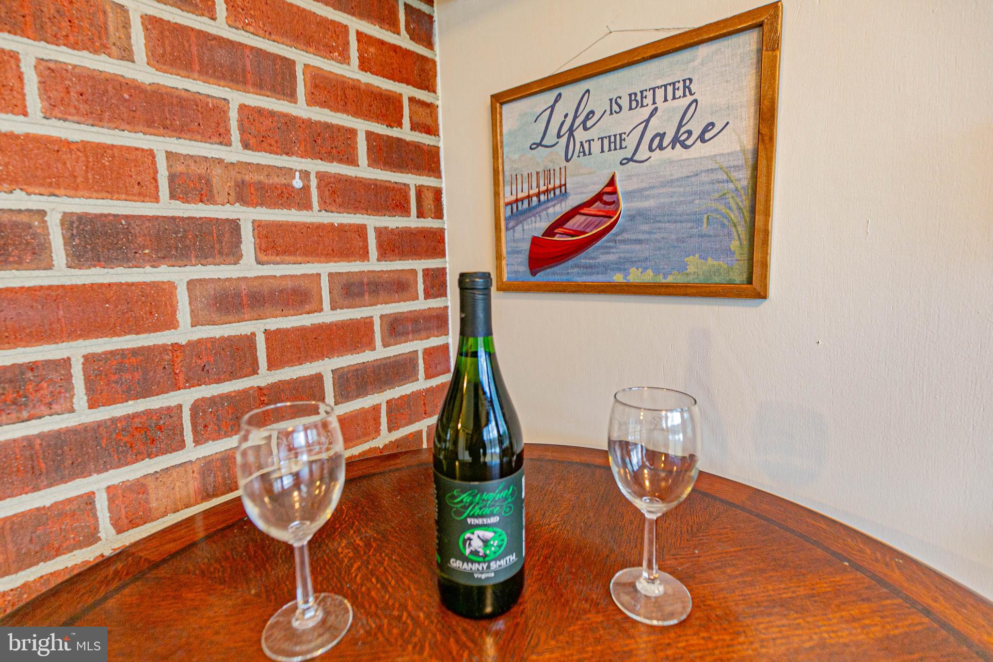 LAKE CAROLINE - Residential