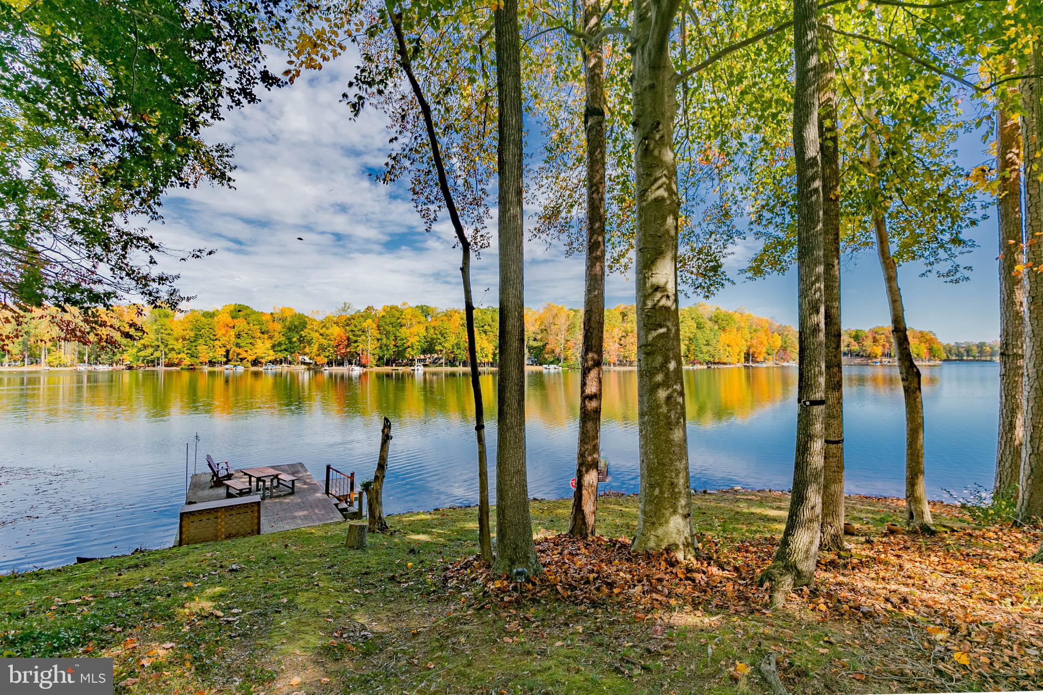 LAKE CAROLINE - Residential