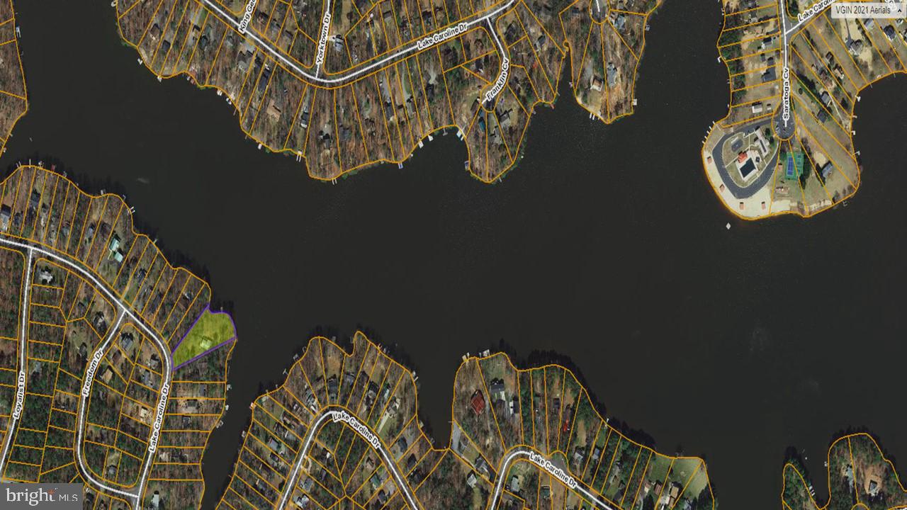 LAKE CAROLINE - Residential