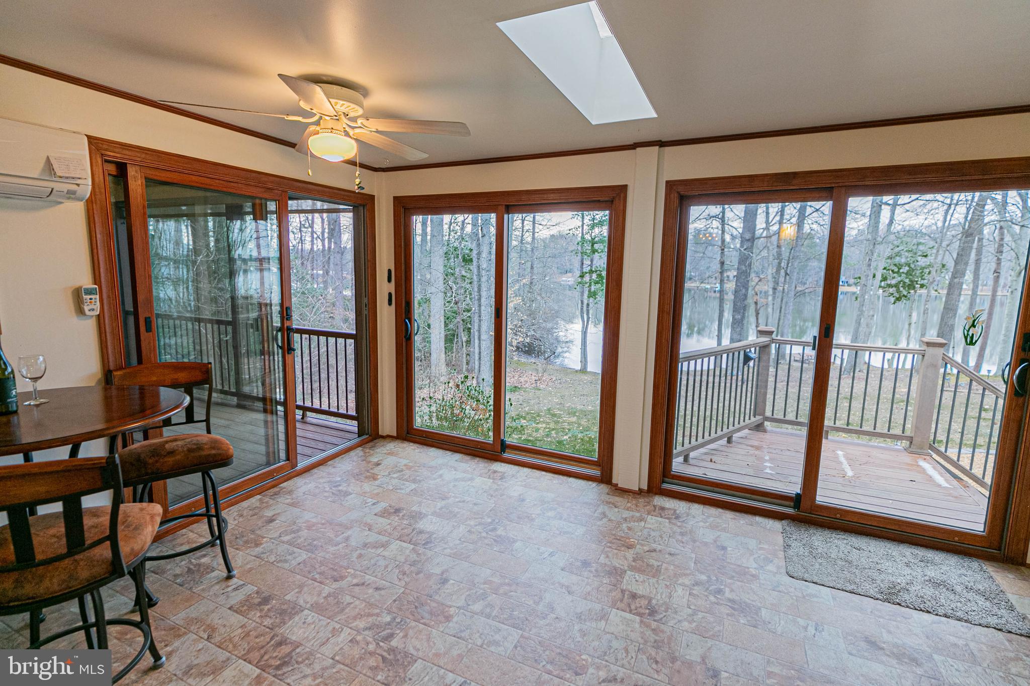 LAKE CAROLINE - Residential