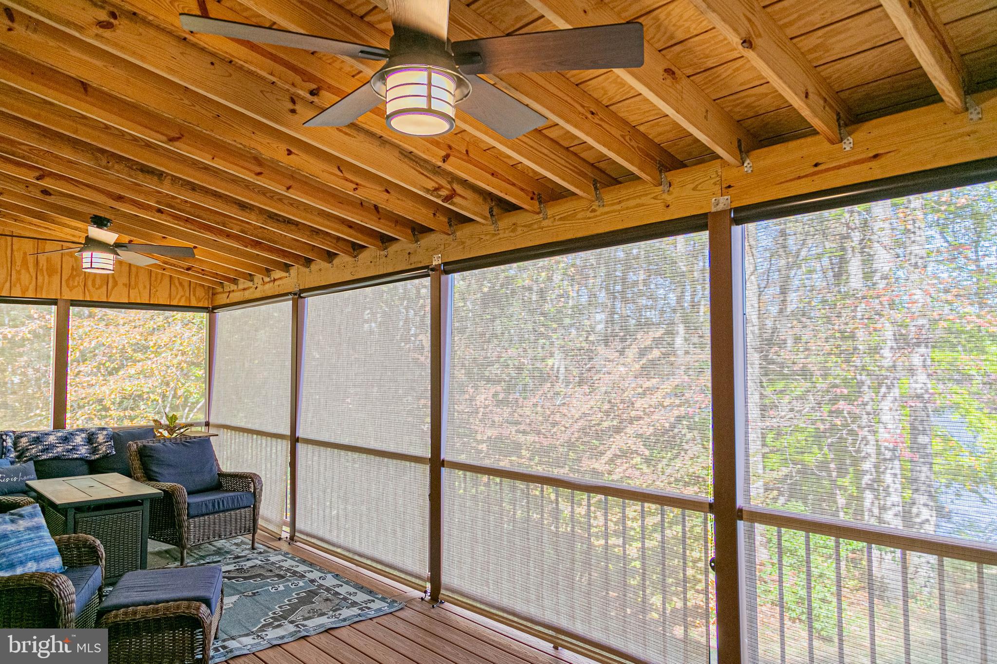 LAKE CAROLINE - Residential