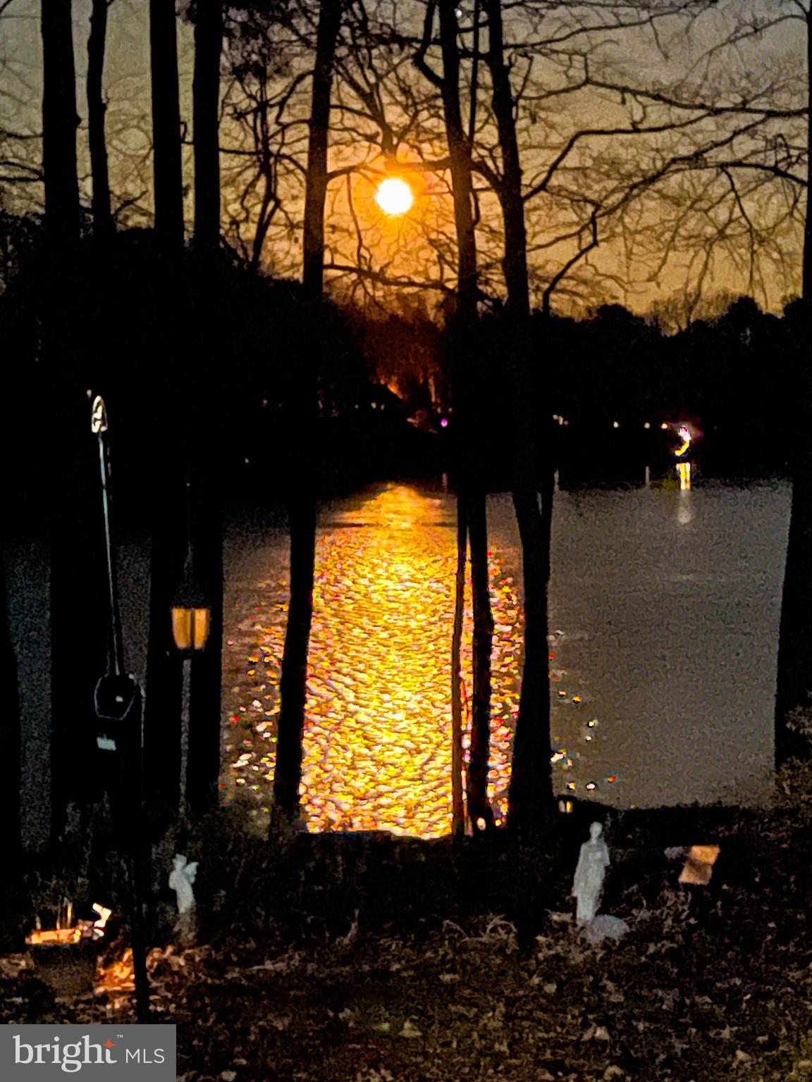 LAKE CAROLINE - Residential