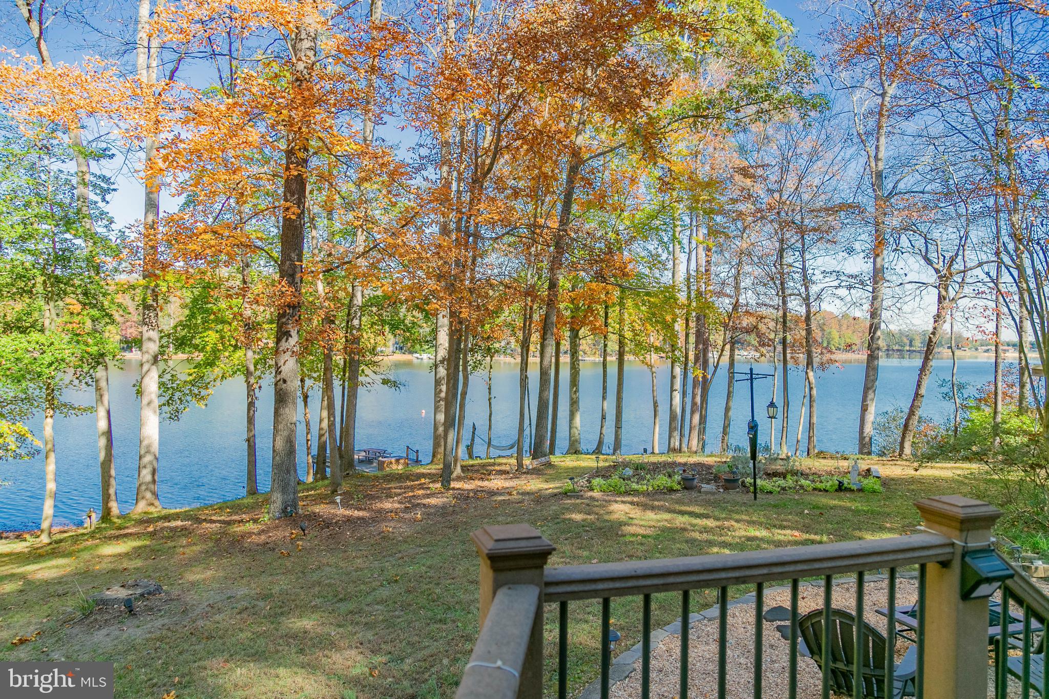 LAKE CAROLINE - Residential