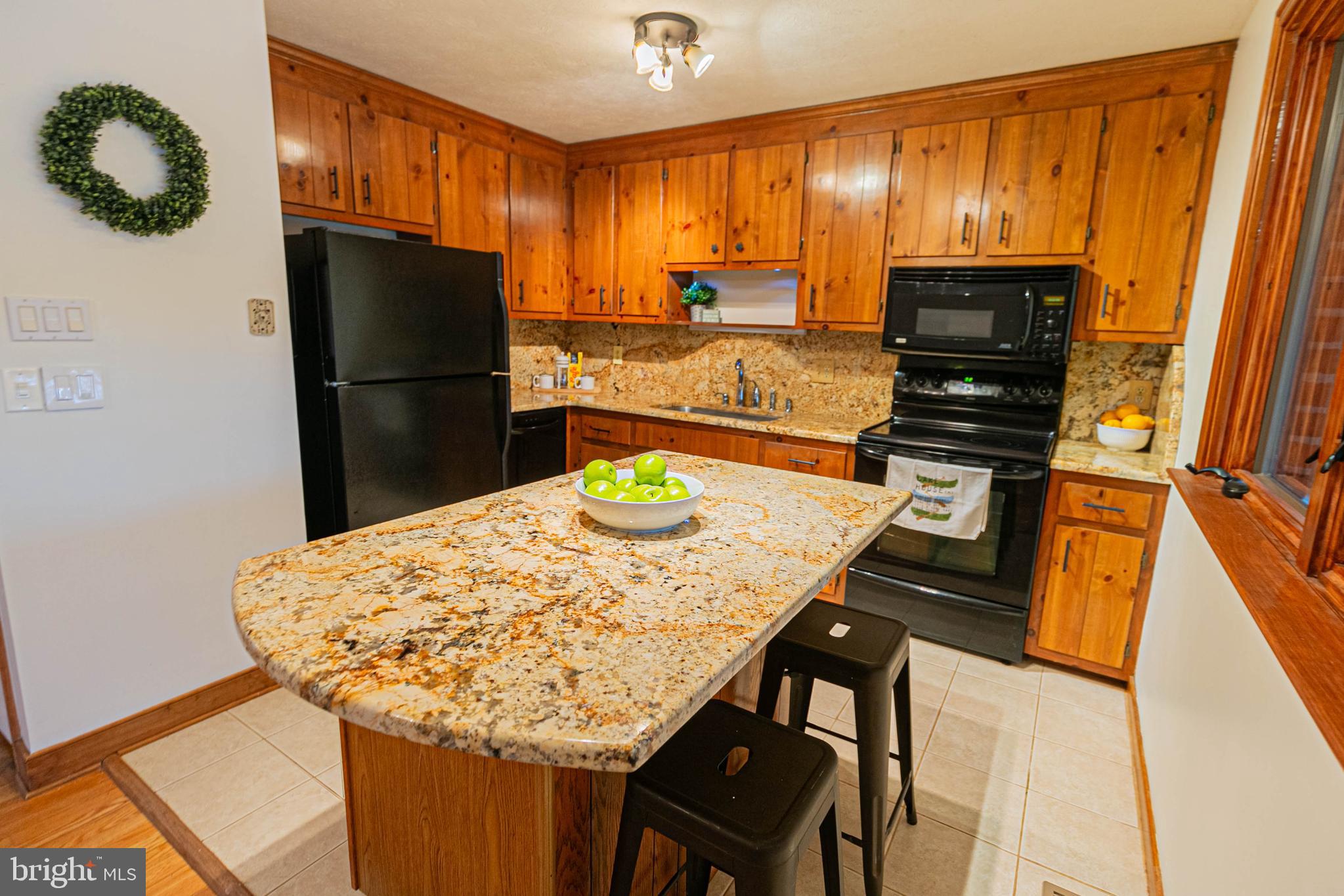 LAKE CAROLINE - Residential