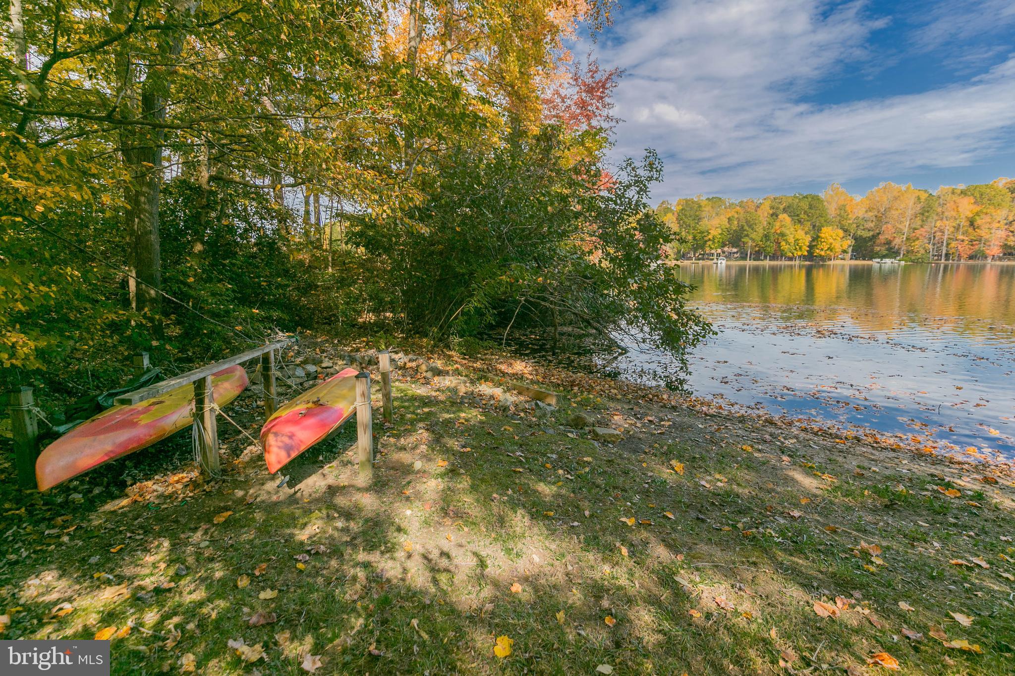 LAKE CAROLINE - Residential