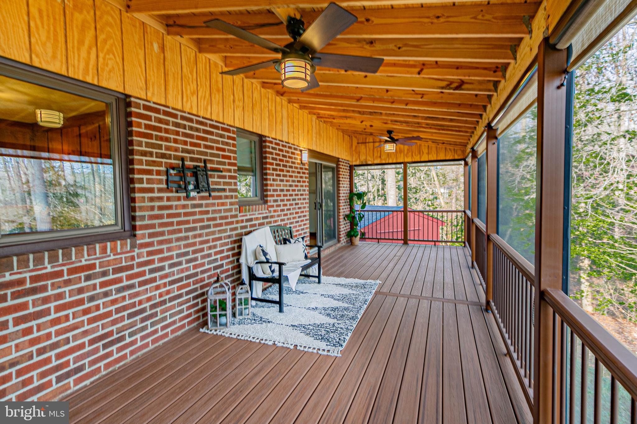 LAKE CAROLINE - Residential