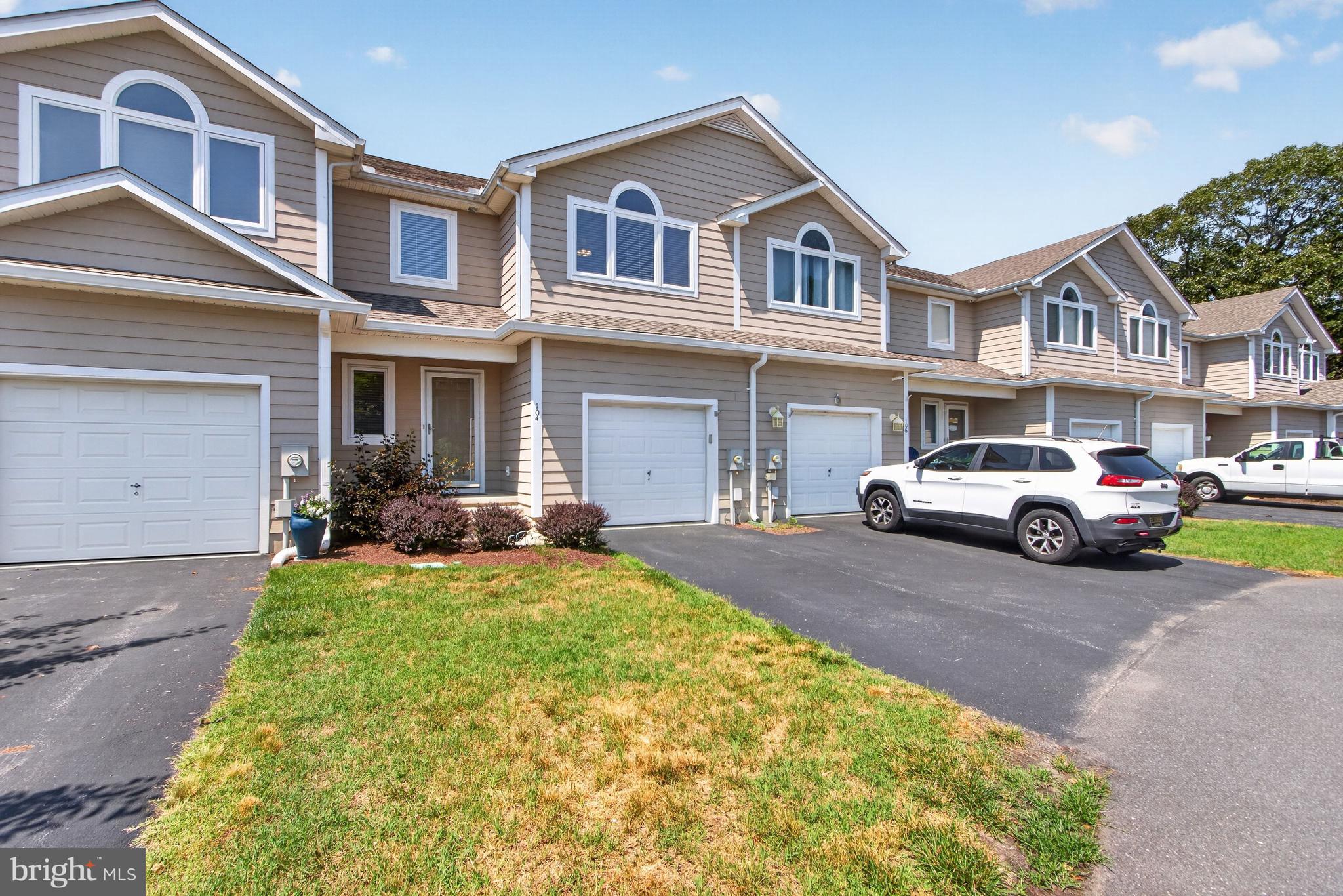 104 HERON COURT 612B