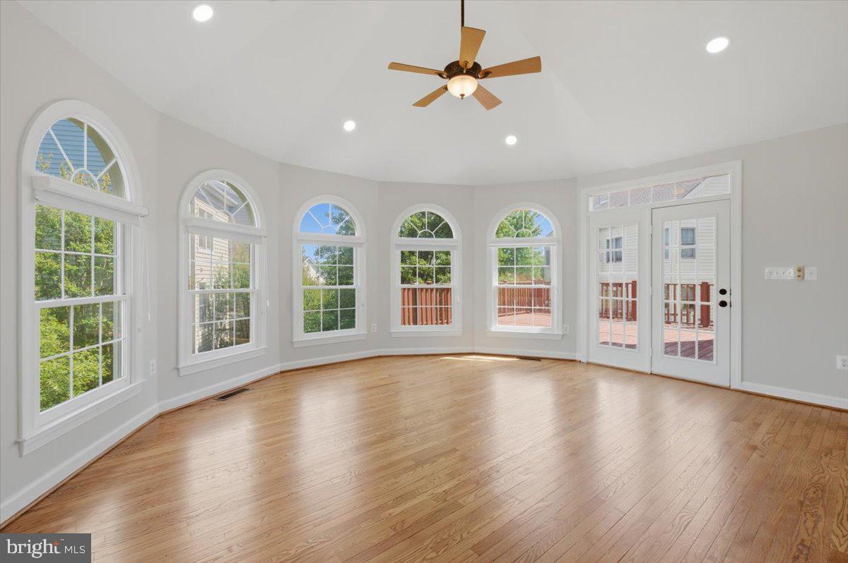 NORTHLAKE - Residential