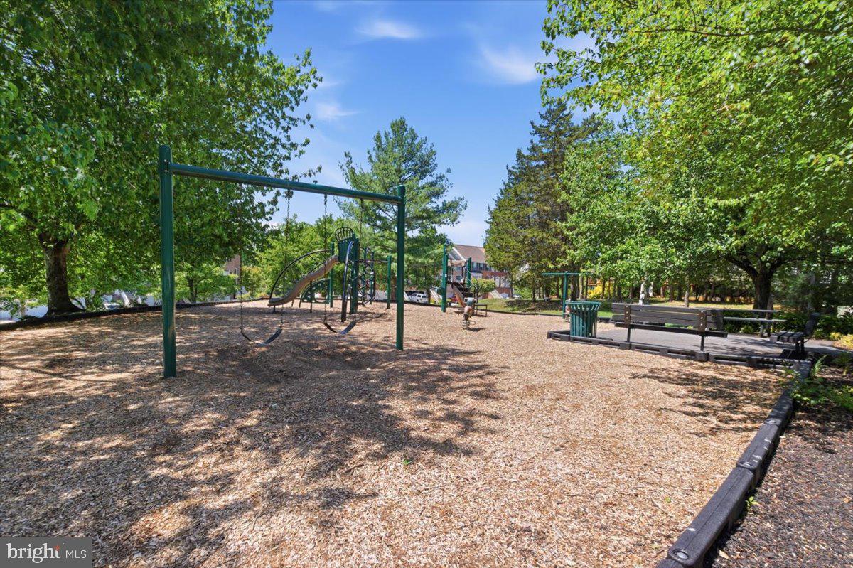 NORTHLAKE - Residential