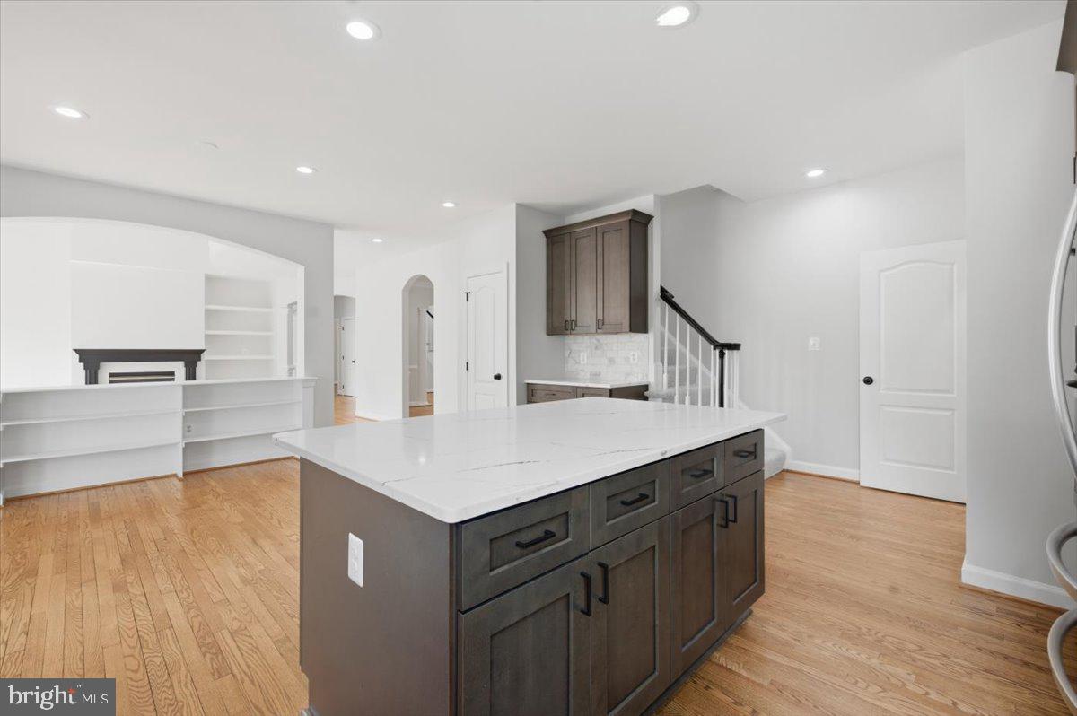 NORTHLAKE - Residential