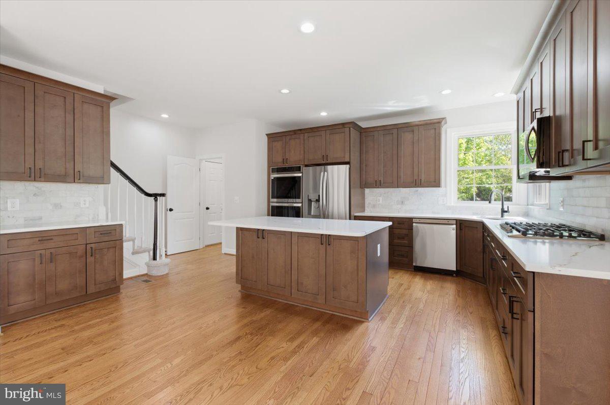 NORTHLAKE - Residential