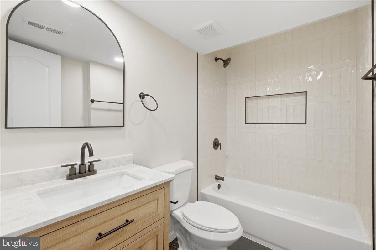 NORTHLAKE - Residential