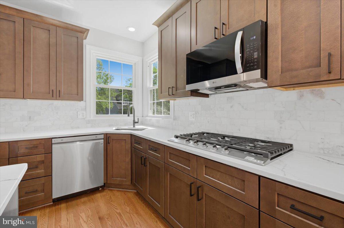 NORTHLAKE - Residential