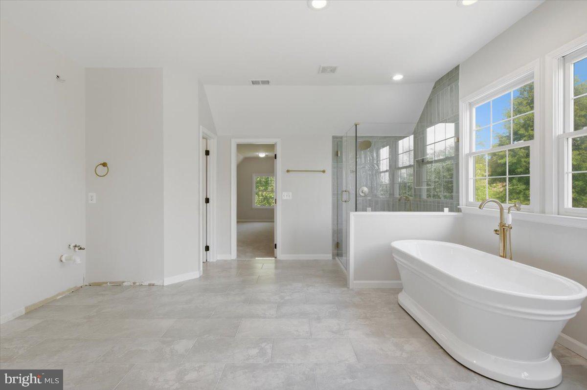 NORTHLAKE - Residential