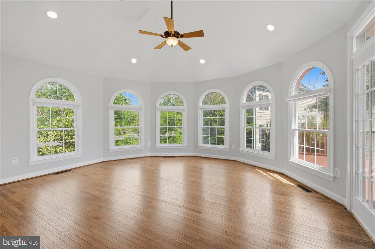 NORTHLAKE - Residential