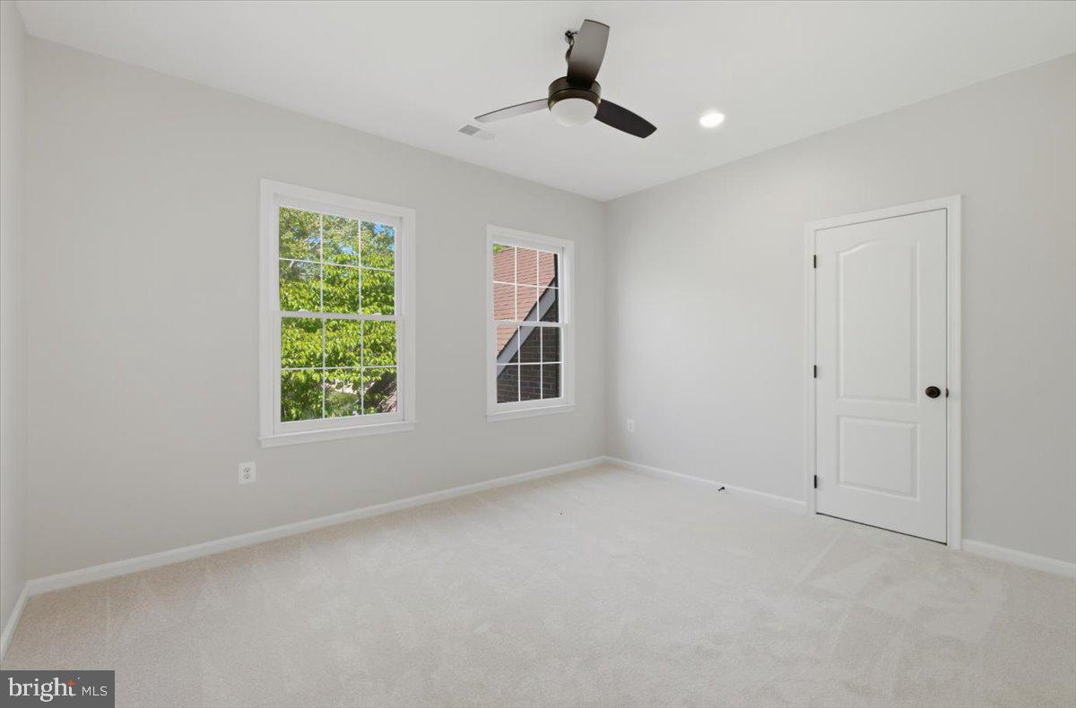 NORTHLAKE - Residential