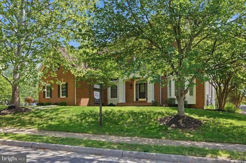 Photo of 42937 Brookridge Court, LEESBURG, VA 20176 (MLS # VALO2122086)