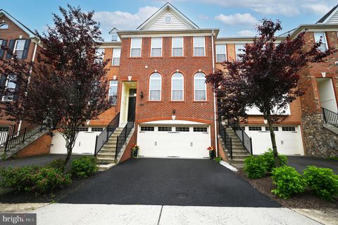 207 CROFT SQUARE PURCELLVILLE VA 20132