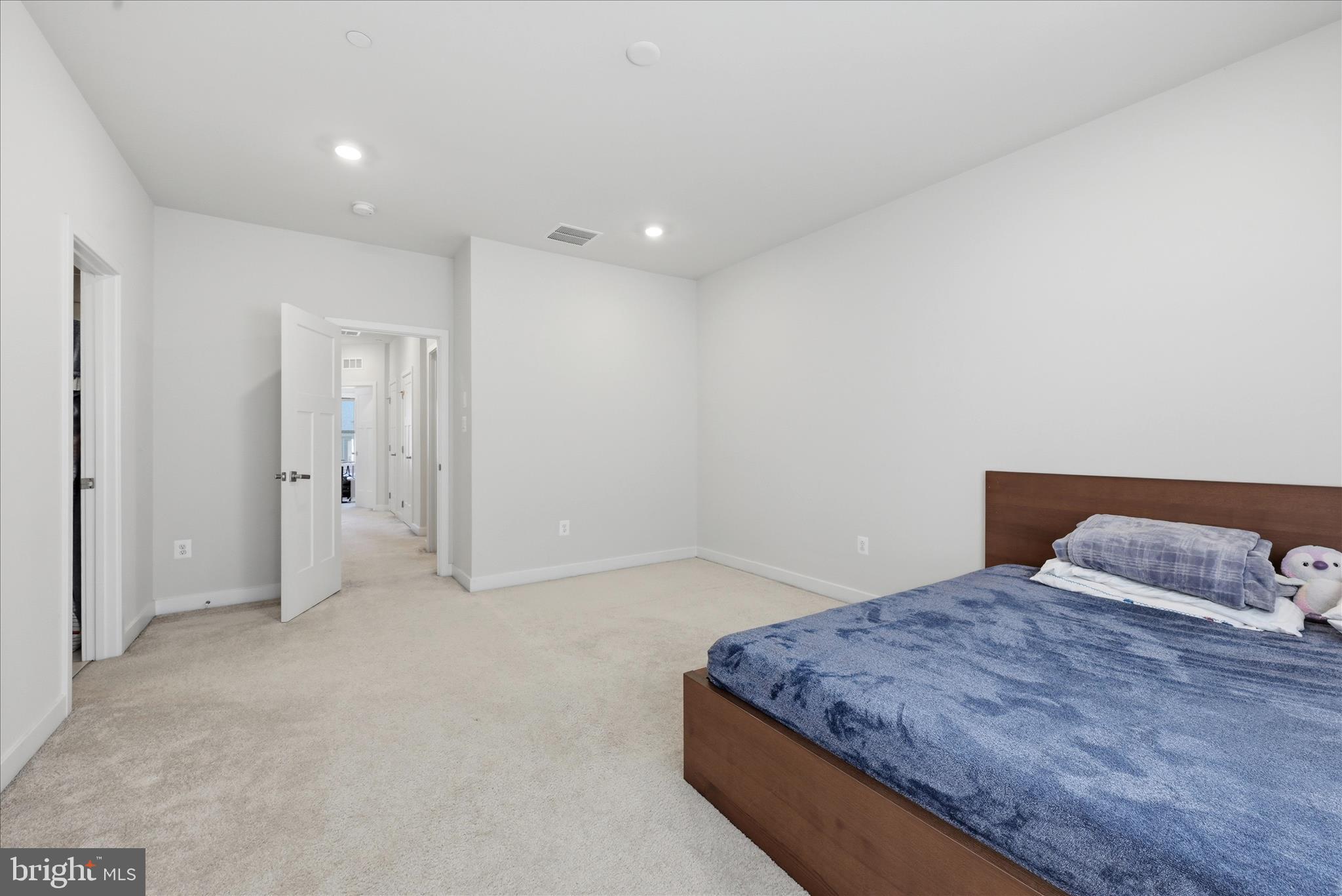 LAKE LINGANORE OAKDALE - Residential