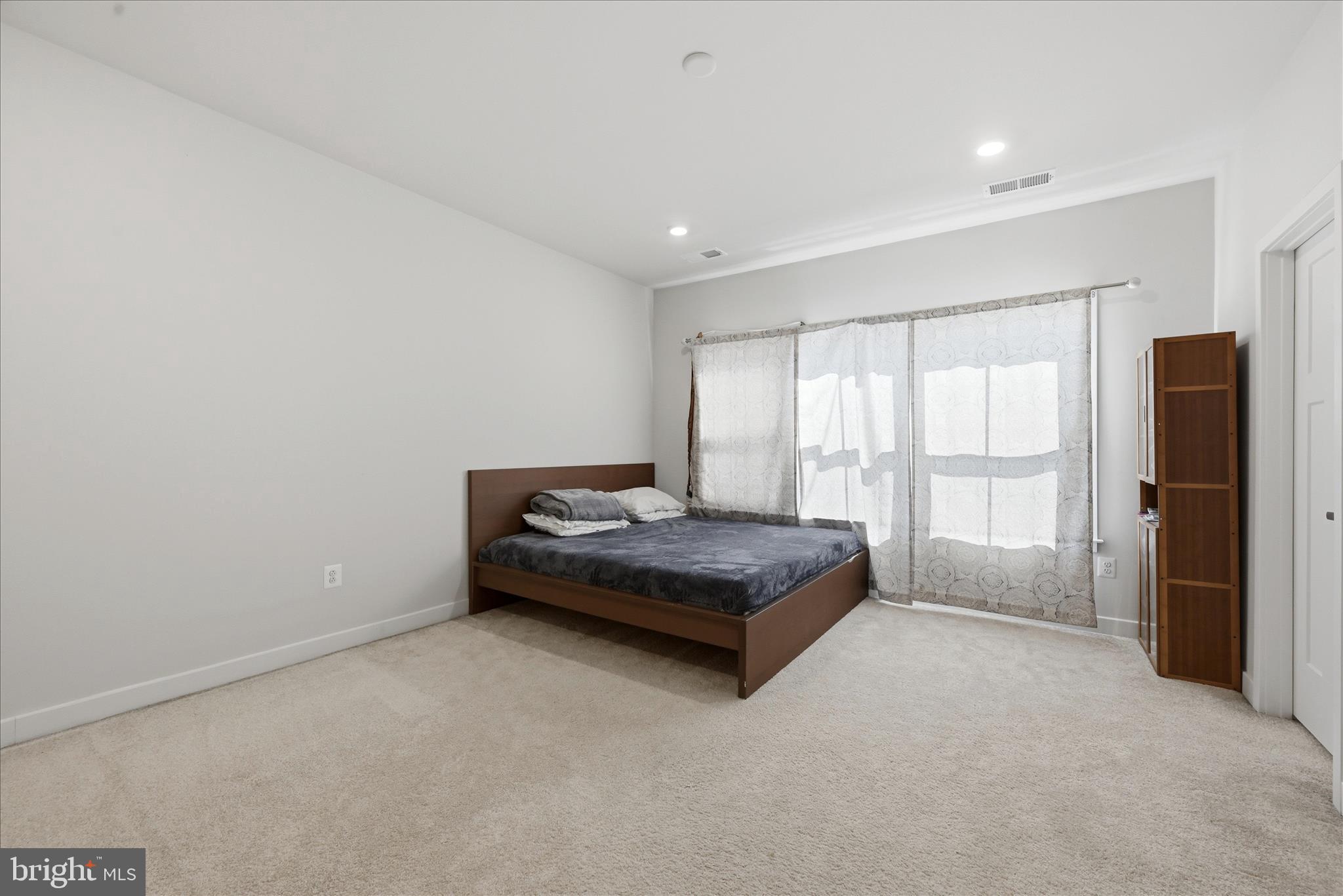 LAKE LINGANORE OAKDALE - Residential