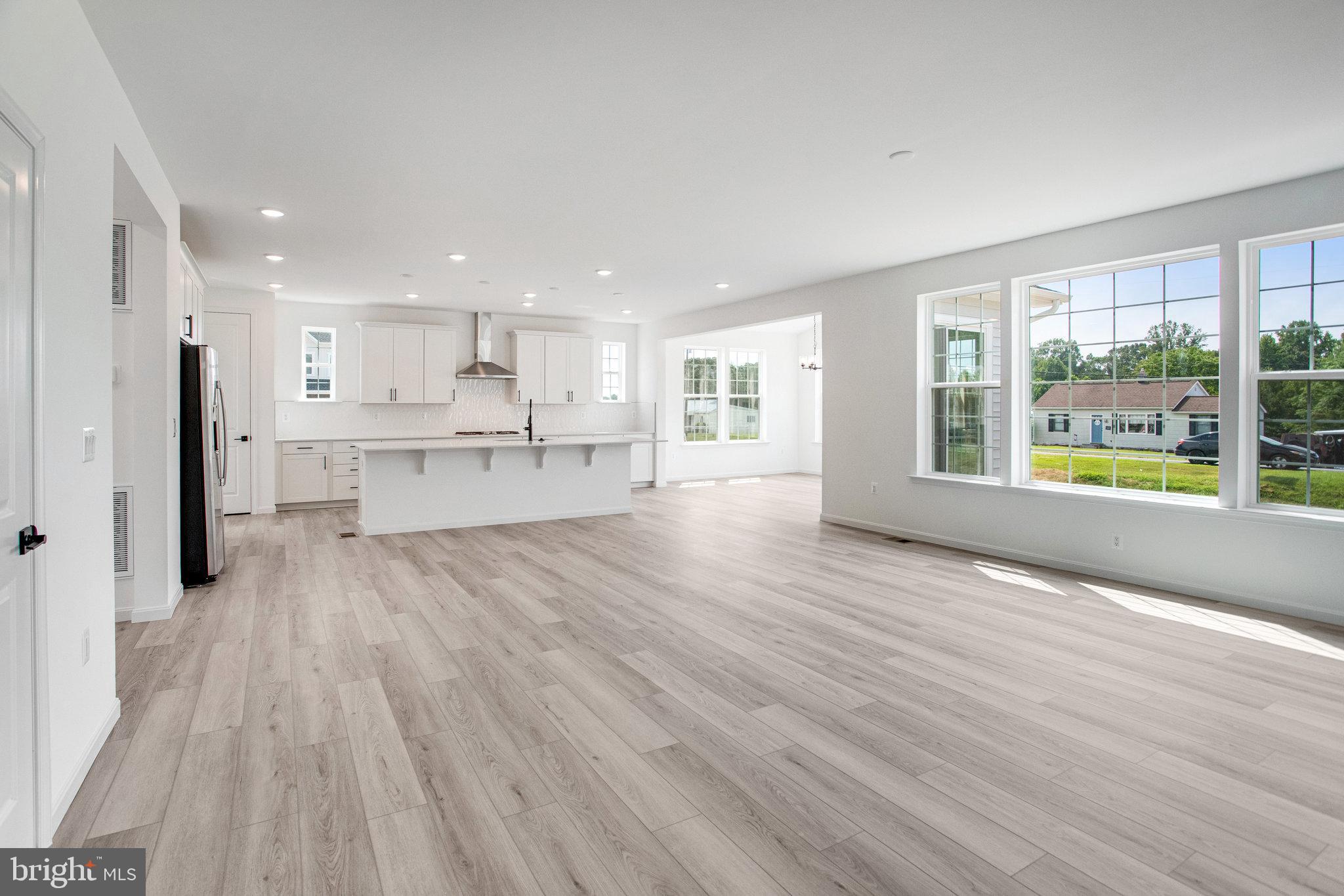 WHITE OAK RESERVE - Residential