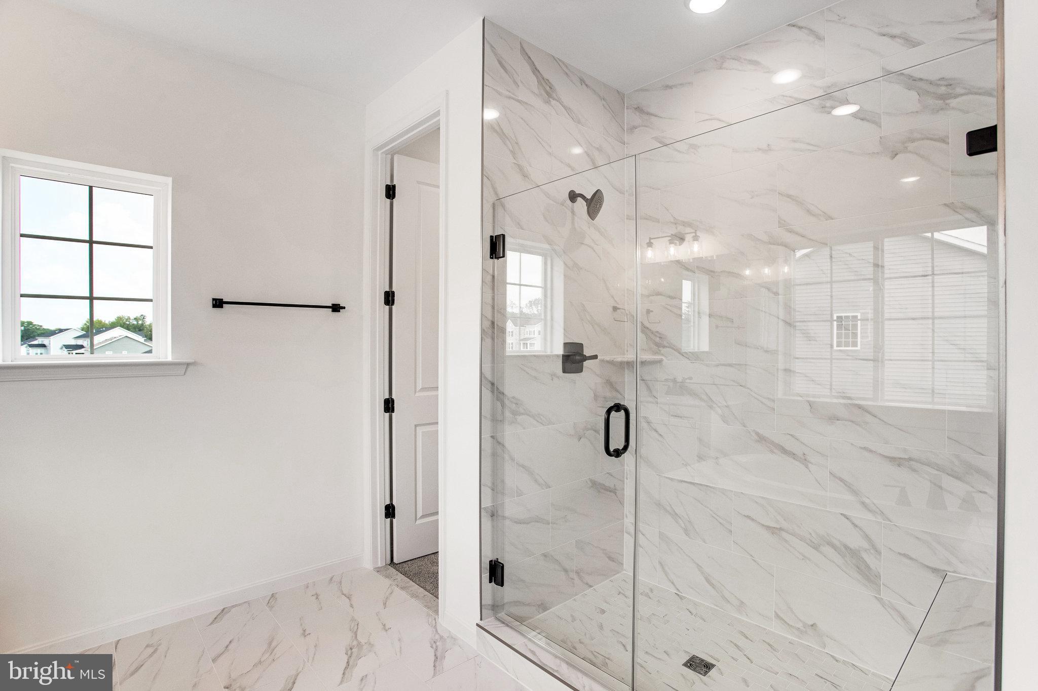 WHITE OAK RESERVE - Residential