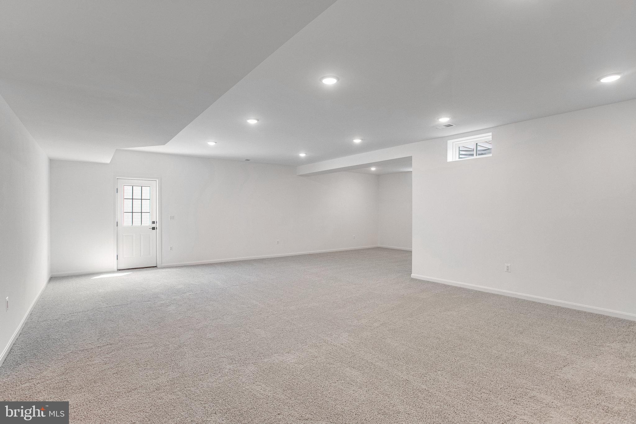 WHITE OAK RESERVE - Residential