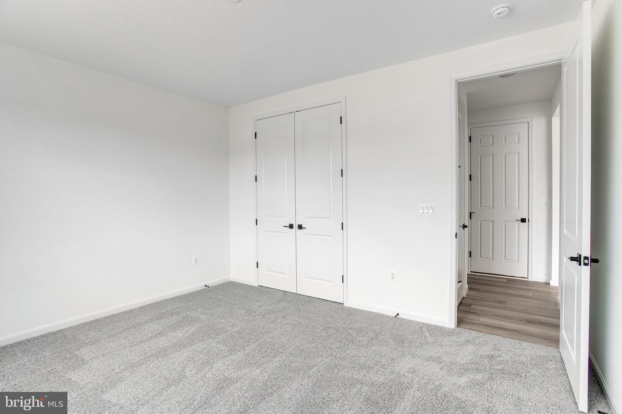 WHITE OAK RESERVE - Residential