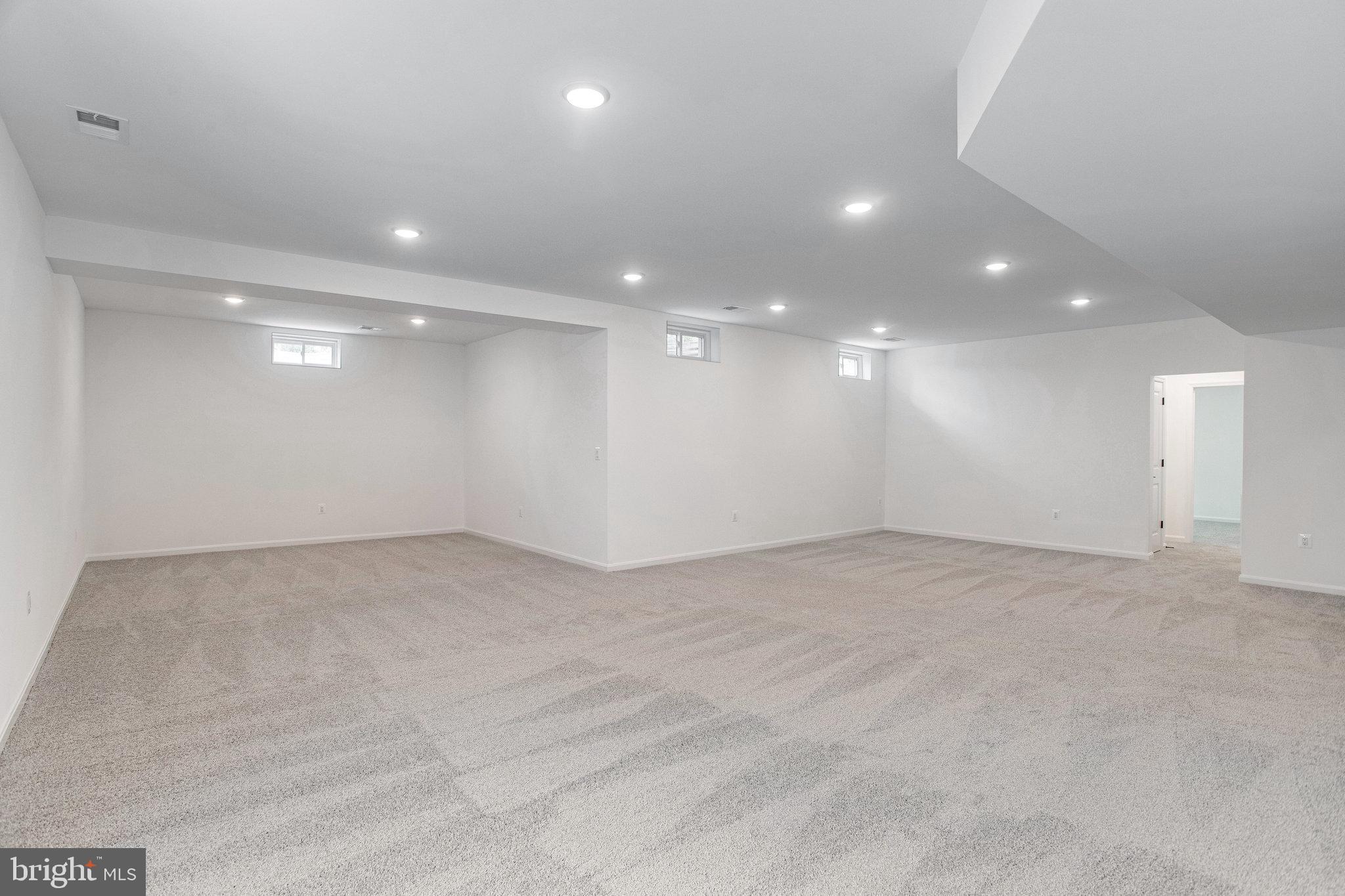 WHITE OAK RESERVE - Residential